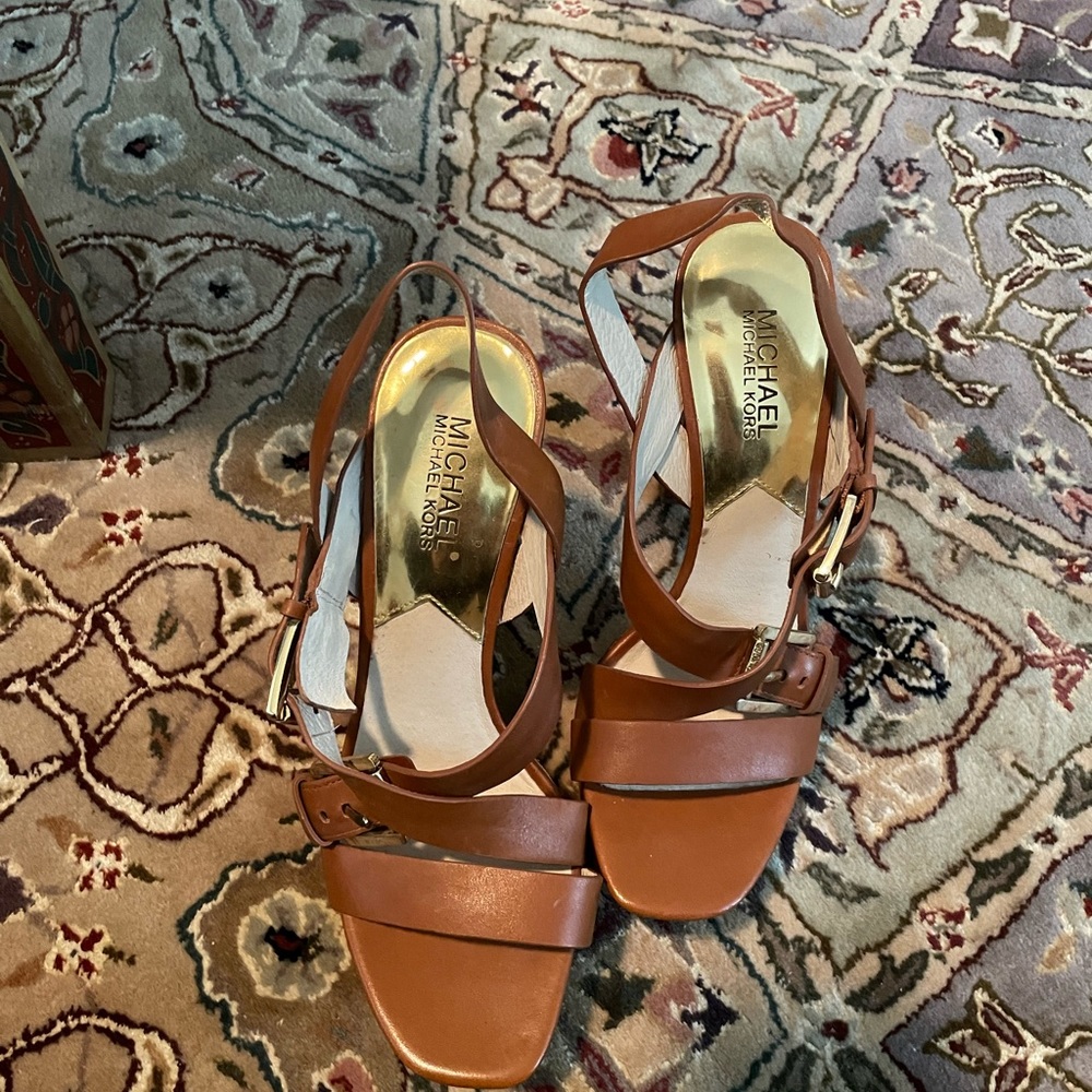 Michael Kors brown sandals. Size 8 1/2z heel 5 1/2”.
